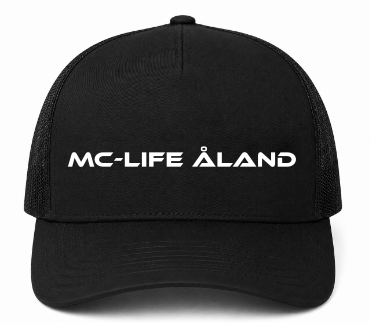 Svart trucker-keps med MC-Life Åland-logotyp